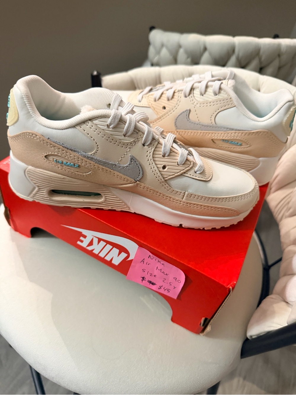 Nike Kids Sneakers in Beige, White and Light Blue